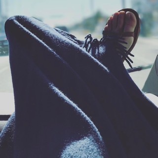 Jacinda Barrett feet photo 18