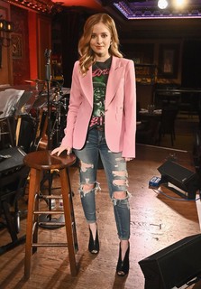 Jackie Evancho feet photo 16