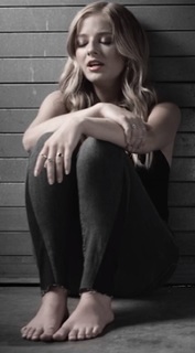 Jackie Evancho feet photo 5