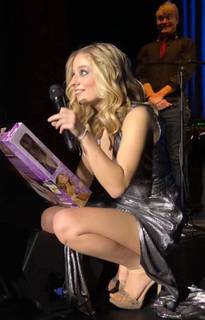 Jackie Evancho feet photo 1