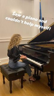 Jackie Evancho feet photo 4