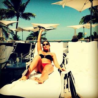 Jackie Guerrido feet photo thumbnail