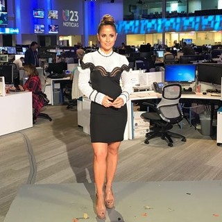 Jackie Guerrido feet photo thumbnail
