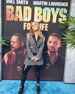 Jackie Guerrido feet photo thumbnail