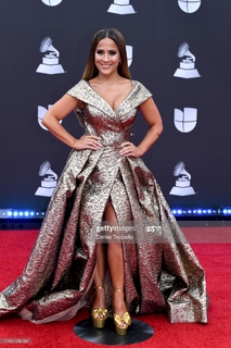 Jackie Guerrido feet photo thumbnail