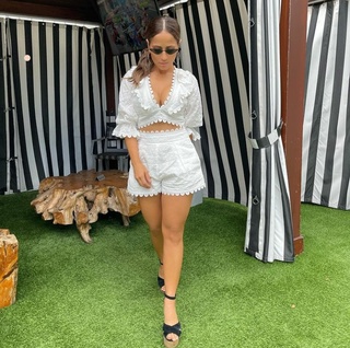 Jackie Guerrido feet photo thumbnail