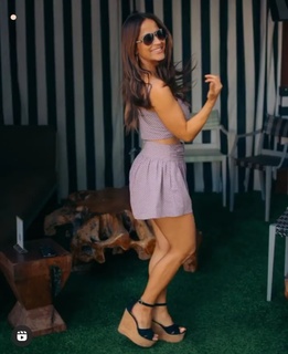 Jackie Guerrido feet photo thumbnail