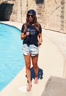 Jackie Redmond feet photo thumbnail