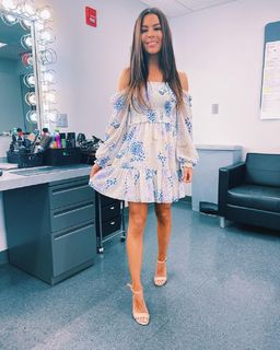 Jackie Redmond feet photo thumbnail