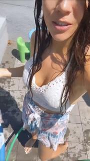 Jackie Redmond feet photo thumbnail