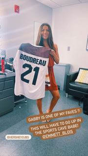 Jackie Redmond feet photo thumbnail