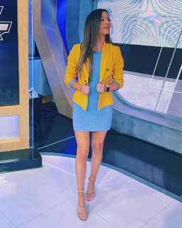 Jackie Redmond feet photo thumbnail