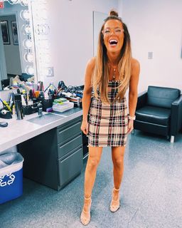 Jackie Redmond feet photo thumbnail