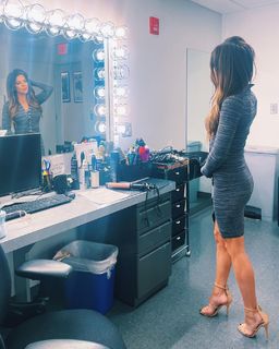 Jackie Redmond feet photo thumbnail