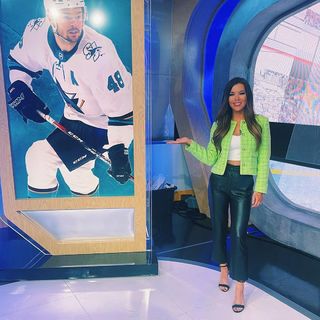 Jackie Redmond feet photo thumbnail