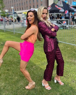 Jackie Redmond feet photo thumbnail