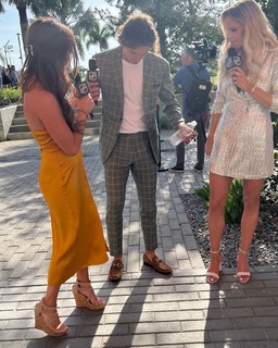 Jackie Redmond feet photo thumbnail