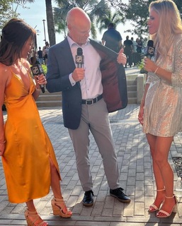 Jackie Redmond feet photo thumbnail