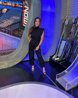 Jackie Redmond feet photo thumbnail