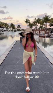 Jackie Redmond feet photo thumbnail