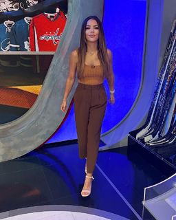 Jackie Redmond feet photo thumbnail