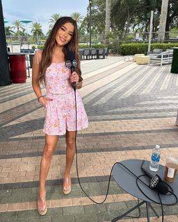 Jackie Redmond feet photo thumbnail