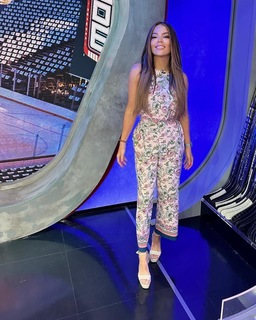 Jackie Redmond feet photo thumbnail