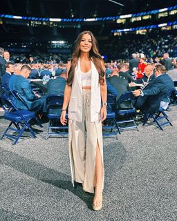 Jackie Redmond feet photo thumbnail