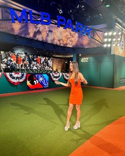 Jackie Redmond feet photo thumbnail