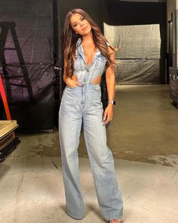 Jackie Redmond feet photo thumbnail