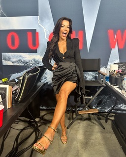 Jackie Redmond feet photo thumbnail