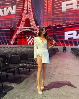 Jackie Redmond feet photo thumbnail