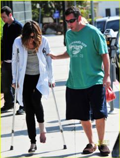 Jackie Sandler feet photo thumbnail