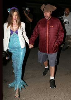 Jackie Sandler feet photo thumbnail