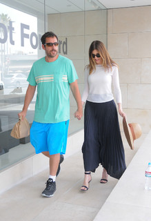 Jackie Sandler feet photo thumbnail