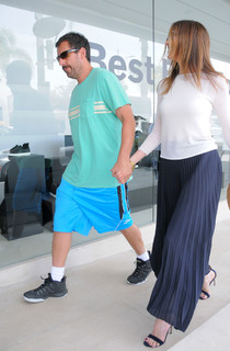 Jackie Sandler feet photo thumbnail