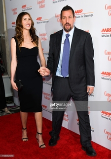 Jackie Sandler feet photo thumbnail