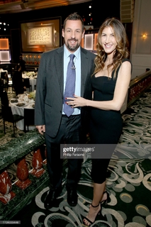 Jackie Sandler feet photo thumbnail