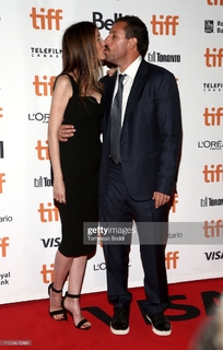 Jackie Sandler feet photo thumbnail