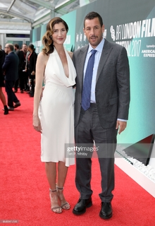 Jackie Sandler feet photo thumbnail