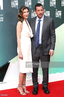 Jackie Sandler feet photo thumbnail