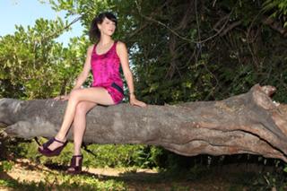 Jackie Tohn feet photo 4