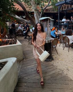 Jackie Tohn feet photo 10