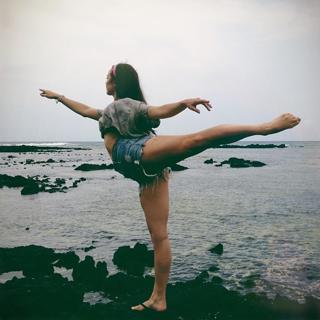 Jaclyn Betham feet photo 3