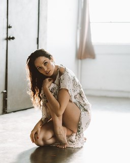 Jaclyn Betham feet photo 9