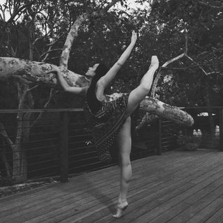 Jaclyn Betham feet photo 9