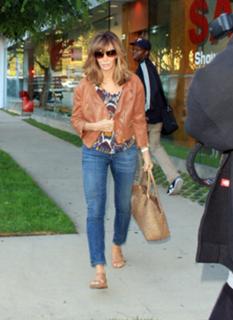 Jaclyn Smith feet photo thumbnail