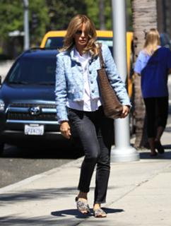 Jaclyn Smith feet photo thumbnail