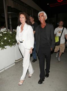 Jacqueline Bisset feet photo thumbnail