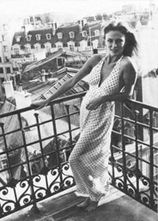 Jacqueline Bisset feet photo thumbnail